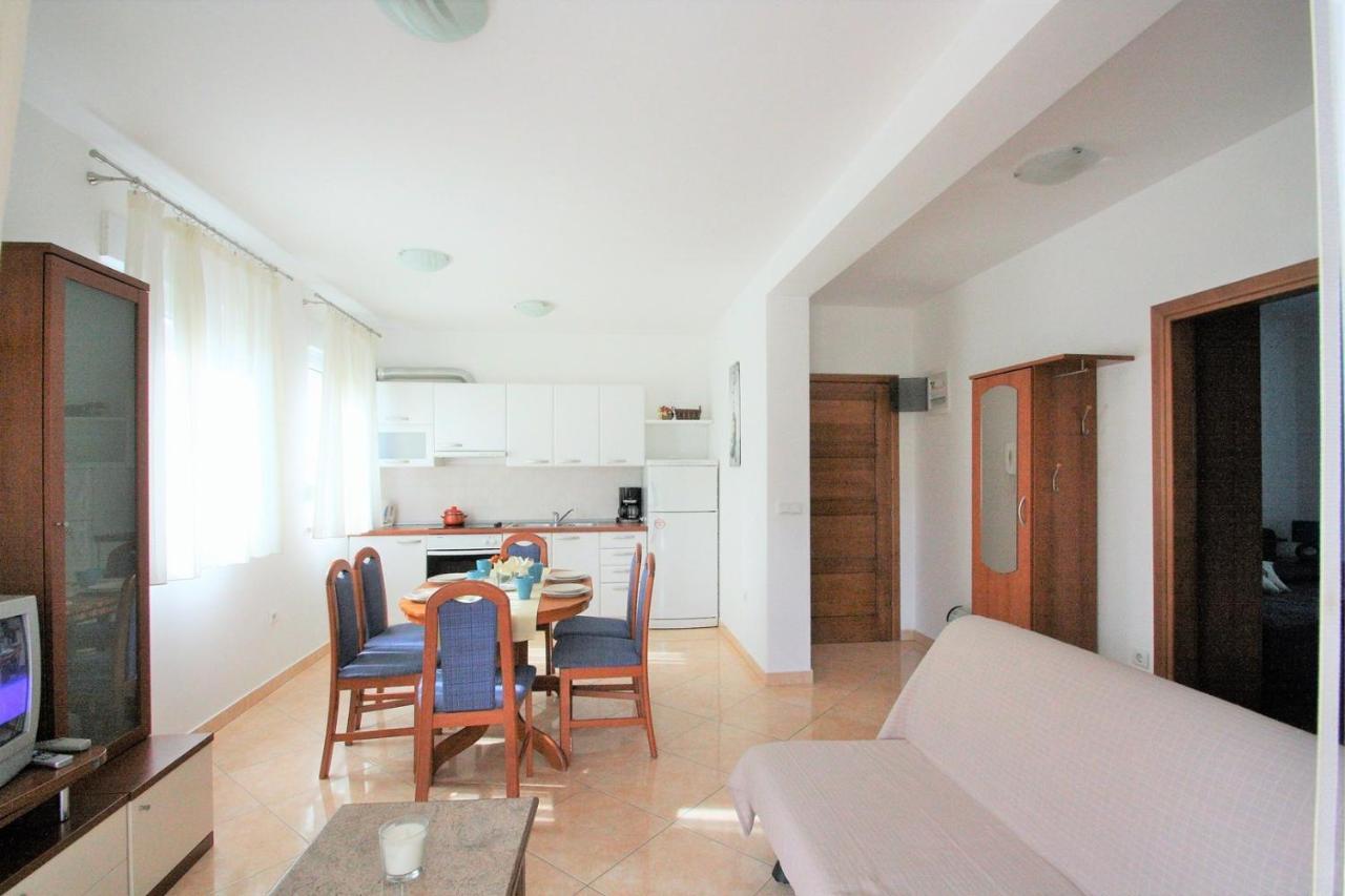 Apartment Mendikovic โปเรช ภายนอก รูปภาพ